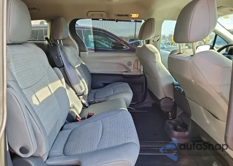 2021 Toyota Sienna Le z USA, uszkodzony, nr VIN 5TDKRKEC8MS037510